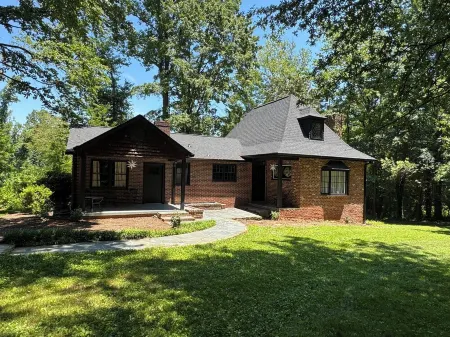 Black Rose:  A uniquely charming vintage 3 bedroom home