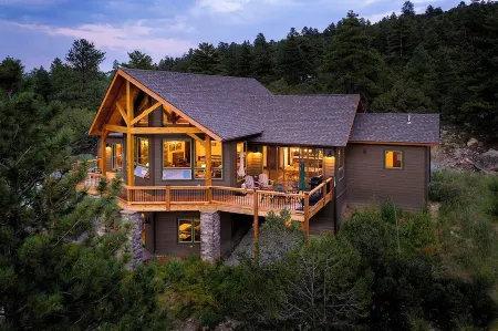 Timber Frame Home with Spectacular View of Chalk Cliffs and Canyon