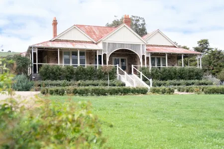 Restored Luxury Historic Glenroy Homestead