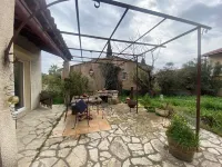 Renovated house, elegant and central فنادق في Istres