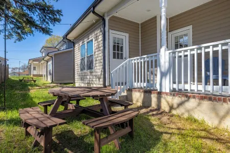 The Briar ~ Sleek 3BR New Home Walk to DT w/Outdoor Area