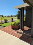 On the Park-Modern 4 Bedroom 3 living Area Home 100m to Parks a& Shopping Centre