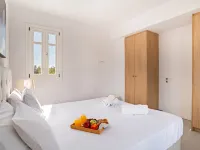 Sanders Paros Gardens - Smart 1-Bdr Apt w Patio