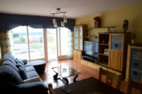 HOUSE WITH SWIMMING POOL IN MIÑO Hotels in Comarca de Betanzos