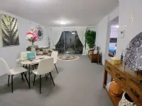 Charming to the Max with aircon in vibrant Haymarket