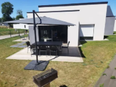 Maison Neuve Moderne Avec 2 Terrasses et Jardin Proche de la mer Hotels in Pleneuf-Val-Andre