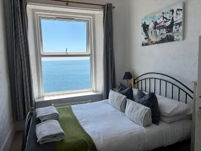 Best location in Ventnor, stunning sea views Hotels in 