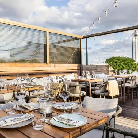 Hotel Amano Rooms & Apartments Отели рядом с достопримечательностью «Старое гарнизонное кладбище»