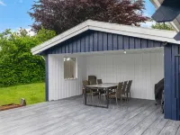 "Gravers" - 150m from the sea