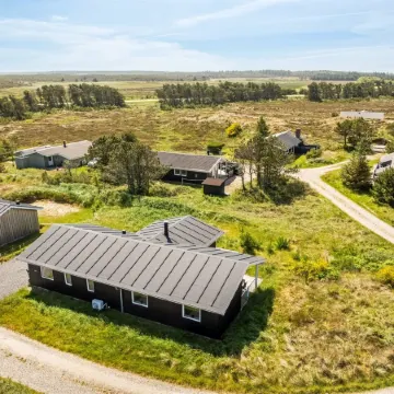 "Raakel" - 950m from the Sea