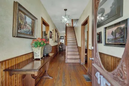 Gillespie House-2 Suites-Walk to Main St!