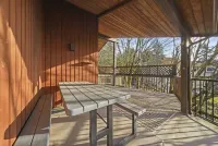 Five Bedroom Oasis with View of Abbotsford Valley Hotel in zona Abbotsford Community Garden