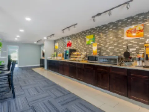 Suburban Studios Verona - Staunton North Hotels in Augusta County