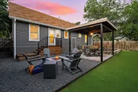 카사 케 칸타 바이 어반트스테이, 프라이빗 풀, 파이어핏 있음, 도보 가능한 이스트 오스틴 젬