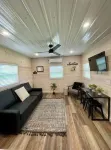 Koby-NEW tiny home with shared fishing pond