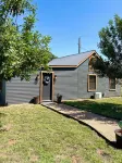Charming 2BR Bunkhouse in the heart of the Texas Hill Country!