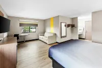 Super 8 by Wyndham Marston - พร้อมWifi