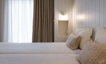 Imago Houses 2 - by MET