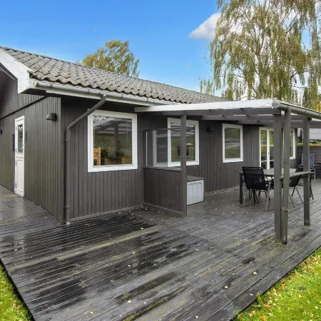 6 person holiday home in Juelsminde-By Traum