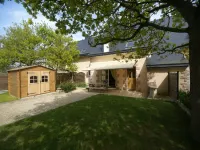 Cozy Garden Home in Erquy 埃爾基酒店