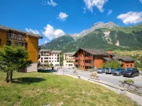 Apartment with 2 rooms, balcony Hotels in Bramans