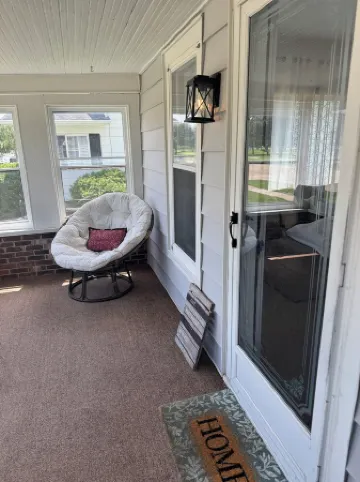 Late Summer Retreat • Firepit • Lake • Downtown!