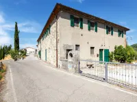 Farmhouse abode with Pool and Tuscan Charm