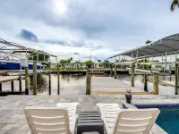 Gulf Hidden Jewel POOL Kayak bikes fish from dock Hotels in Matlacha