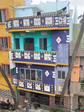 JHARANA guest house Отели рядом с достопримечательностью «Храм Джаганнатхи в Пури»