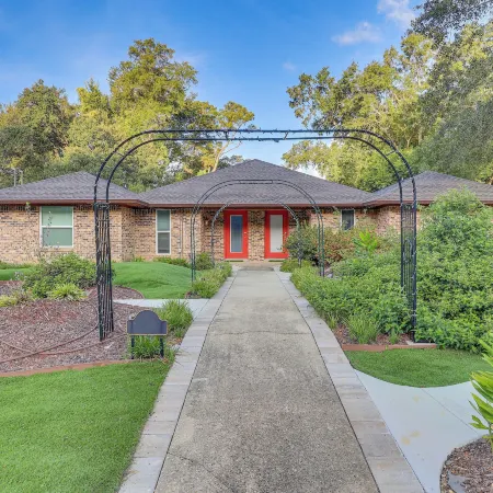 Peaceful Fairhope Getaway, 2 Mi to South Beach