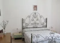 Villa Maria Three-room apartment with large garden near the sea Hotels in Valledoria