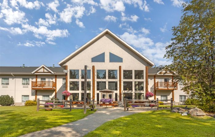Best Western Plus Valemount Inn  Suites