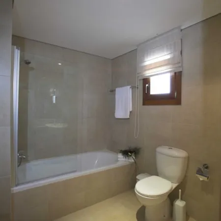 Theseus Village -2 Bed Apartment with Pool View, Aphrodite Hills Resort, Kouklia