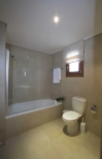 Theseus Village -2 Bed Apartment with Pool View, Aphrodite Hills Resort, Kouklia