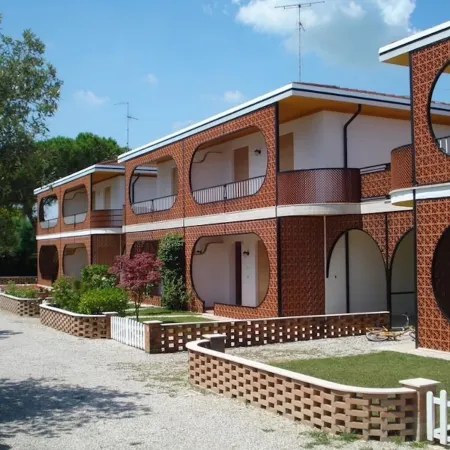 Peaceful House with Pool and Terrace