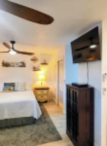 O'Side Playa Beach Bungalow Home's Vacation Studio 1 Mile East of Oceanside Pier