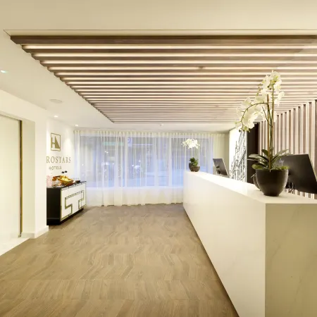 Eurostars Madrid Gran Vía Отели рядом с достопримечательностью «Чуэка»