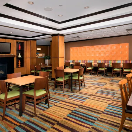 Fairfield Inn & Suites Weatherford Отели в г. Вэзерфорд