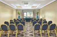 Holiday Inn Cardiff North M4 Jct 32 by IHG