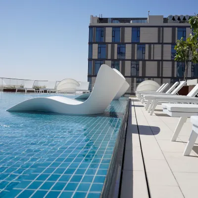 Staybridge Suites DUBAI AL-MAKTOUM AIRPORT by IHG 鄰近杜拜阿勒馬克圖姆國際機場的酒店