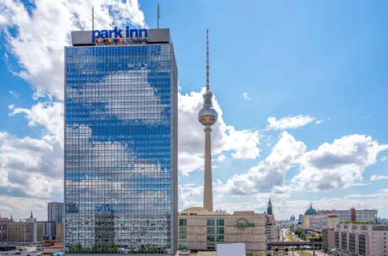 Park Inn by Radisson Berlin Alexanderplatz Отели рядом с достопримечательностью «Берлинский кафедральный собор»