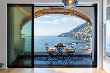 YourHome - Casa Anna Amalfi Отели рядом с достопримечательностью «Amalfi Harbor Marina Coppola»