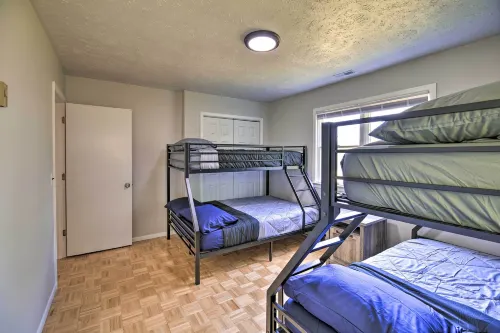 Bluefield Retreat w/ Pool Table: Near Parks! - 3-Star
