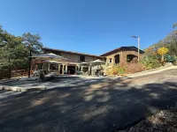 FIFA Fan Stylish Retreat Lodge in Heart of it All! 9.4 miles from the Stadium.