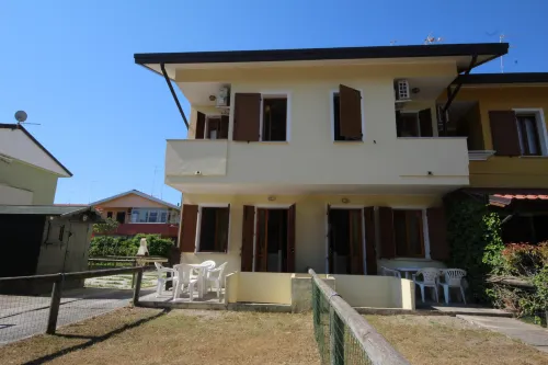Enjoy our villa with private garden in Rosolina
