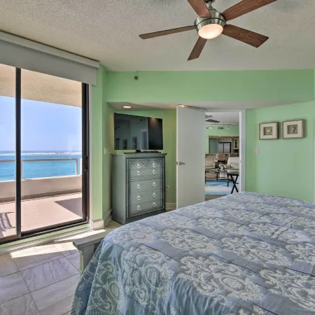 Gulf View Destin Condo with Resort Pool & Spa!