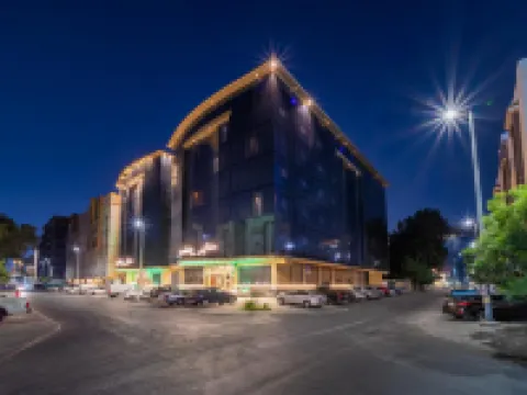 サンデー レッド シー ファウンテン アルハムラ フォーマリー ビビッド プラザ ホテル ジェッダのホテル