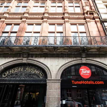 Tune Hotel Liverpool Отели рядом с достопримечательностью «Художественная галерея Вокер»