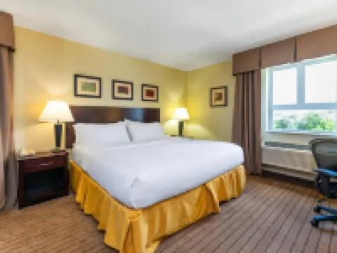 Comfort Inn & Suites Hotels in Bruce County