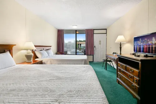 Candlewick Inn and Suites Hotels in Cedar Township